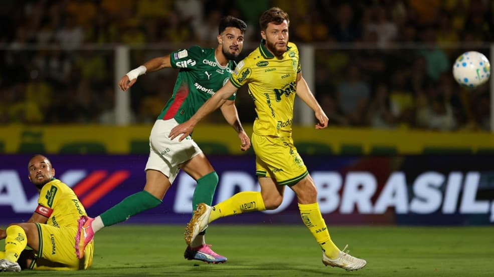 📹 Palmeiras battle to the end v Mirassol, but avoid the worst