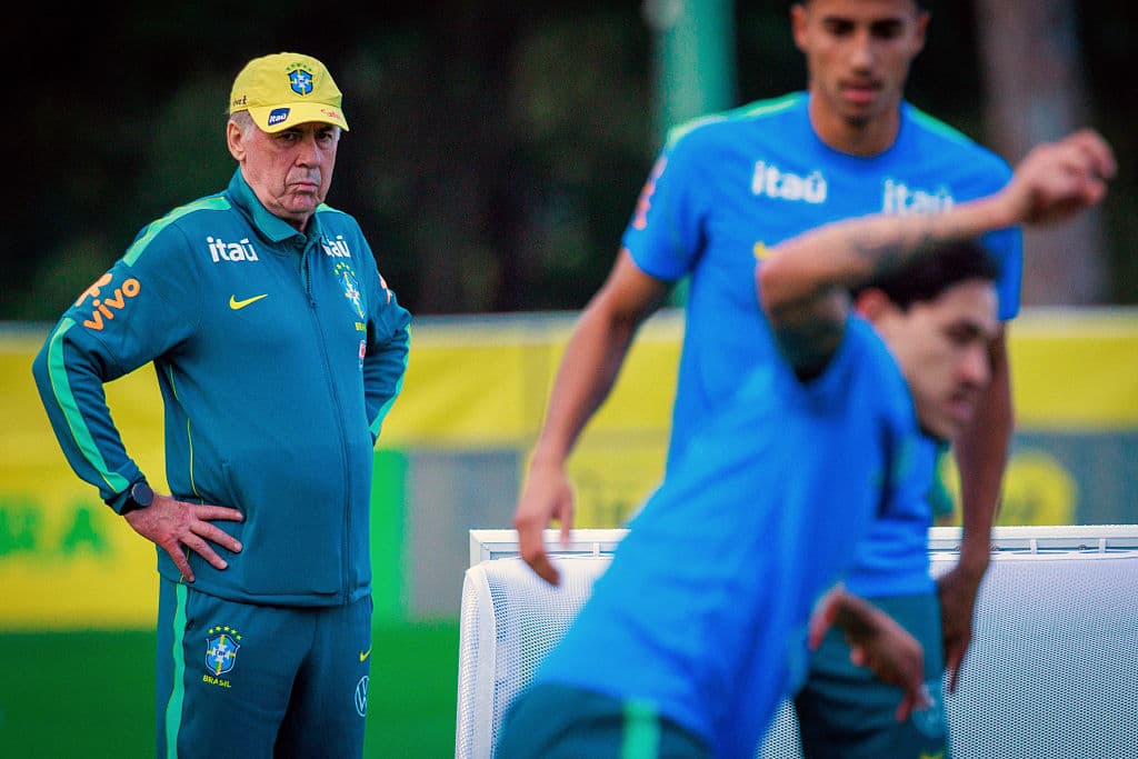 Brazil train with full squad for the first time; see